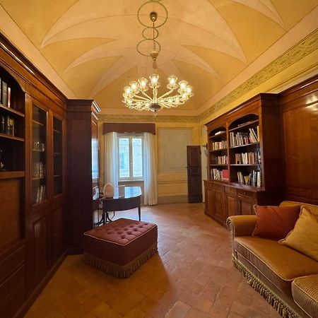 Urbino Apartments - Palazzo Paltroni Studio Buitenkant foto